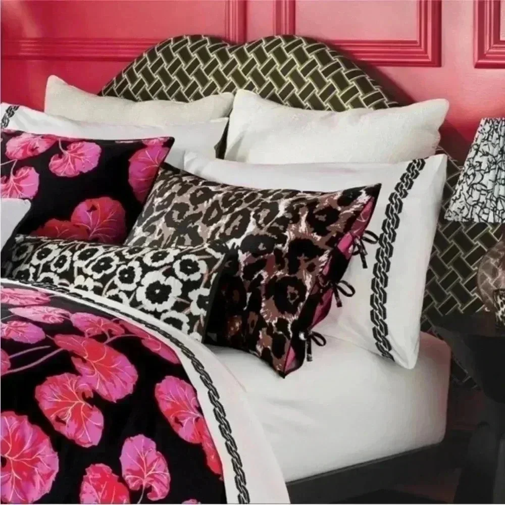 NWT DVF for‎ Target Chain Embroidery 400 Thread Count Bedding Sheet Set